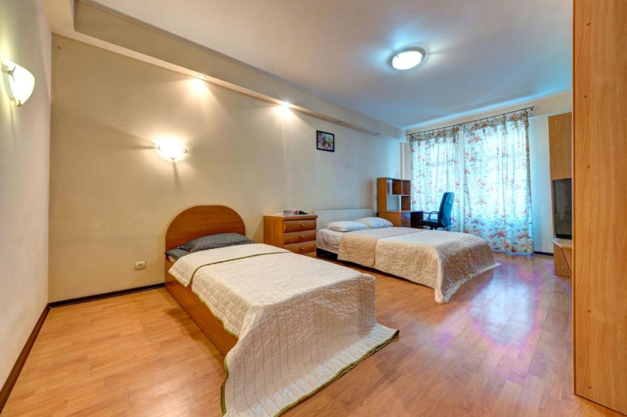 Three-Room Apartment Near Ocean Plaza Kiev Eksteriør bilde