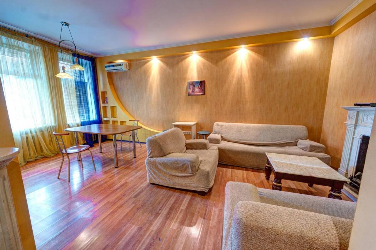 Three-Room Apartment Near Ocean Plaza Kiev Eksteriør bilde