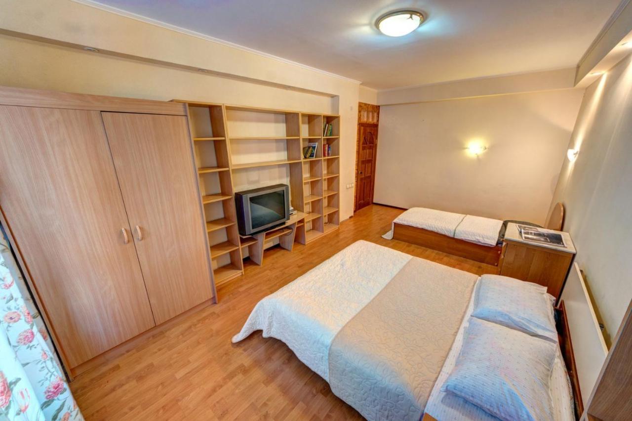 Three-Room Apartment Near Ocean Plaza Kiev Eksteriør bilde