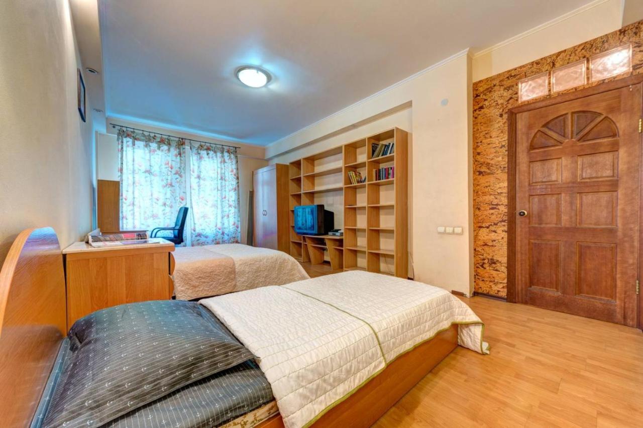 Three-Room Apartment Near Ocean Plaza Kiev Eksteriør bilde
